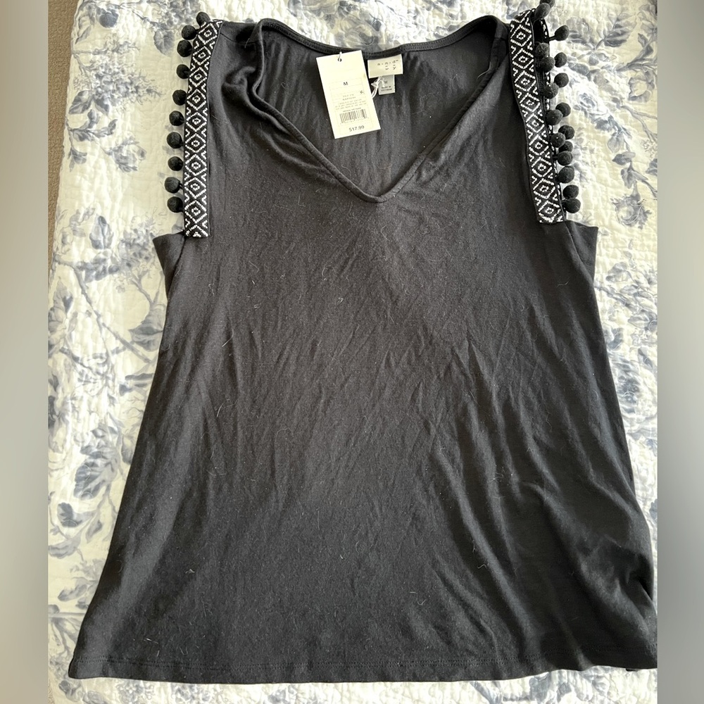 NWT!! A new day black v neck tank m